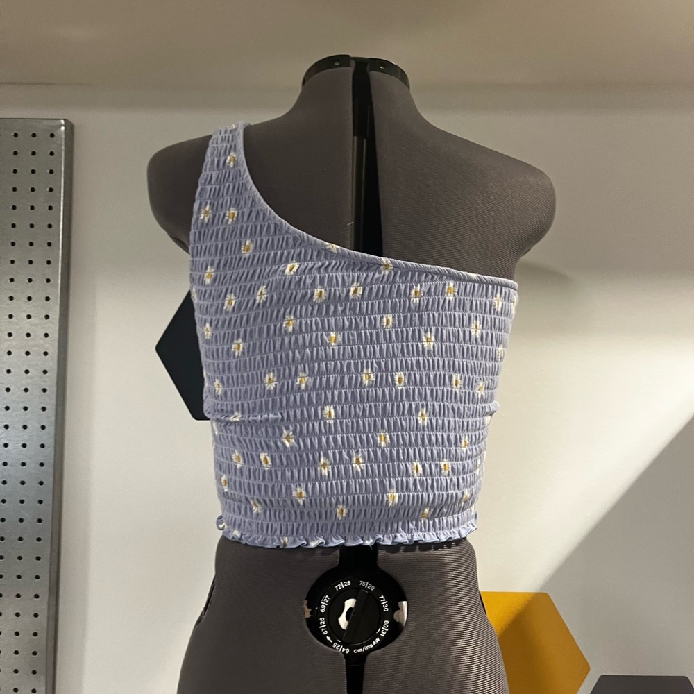 Hollister one shoulder blue crop top! size medium barely worn! - Picture 2 of 4